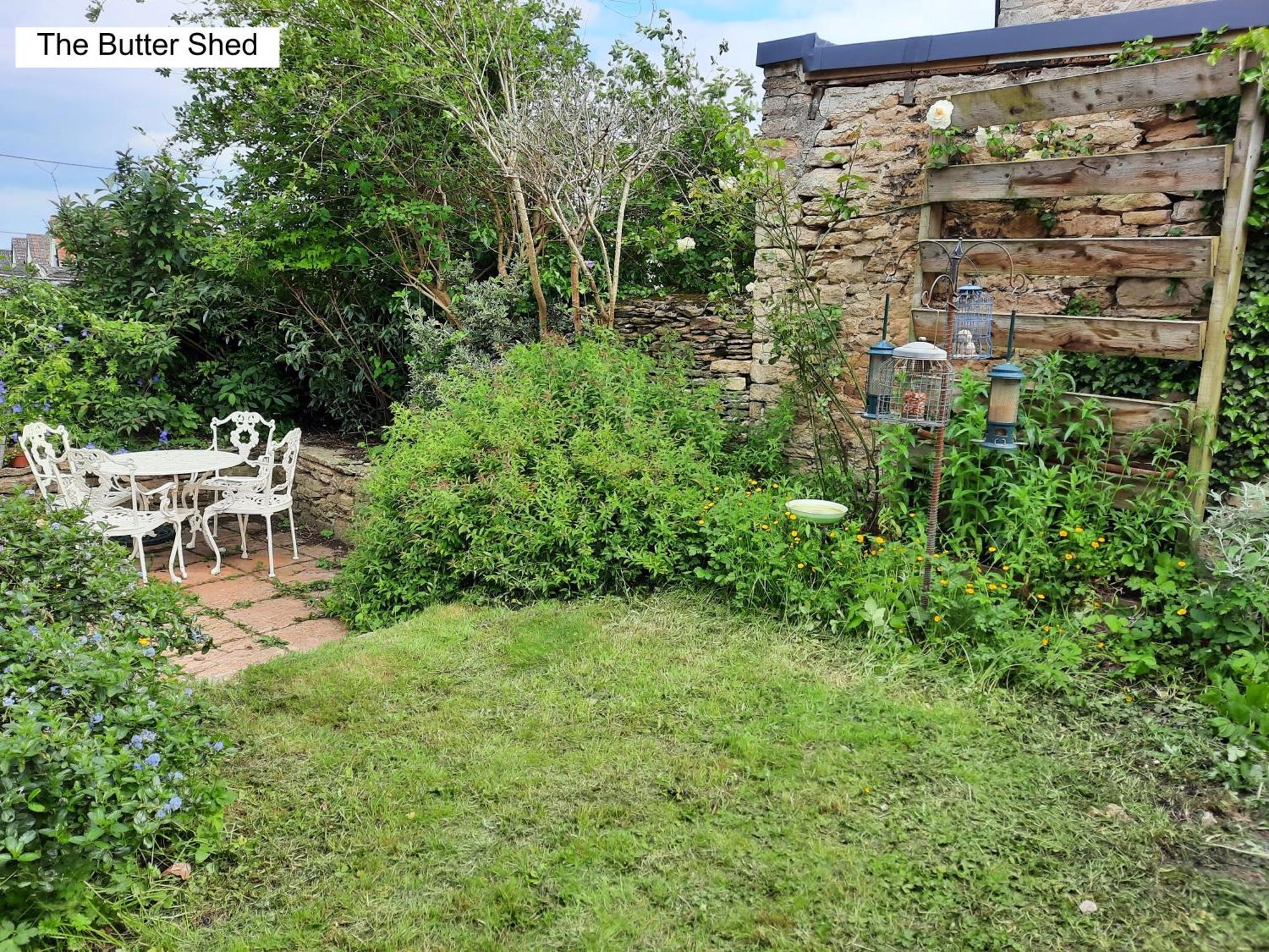 Cotswold Cottage Bed & Breakfast Luckington Exterior photo