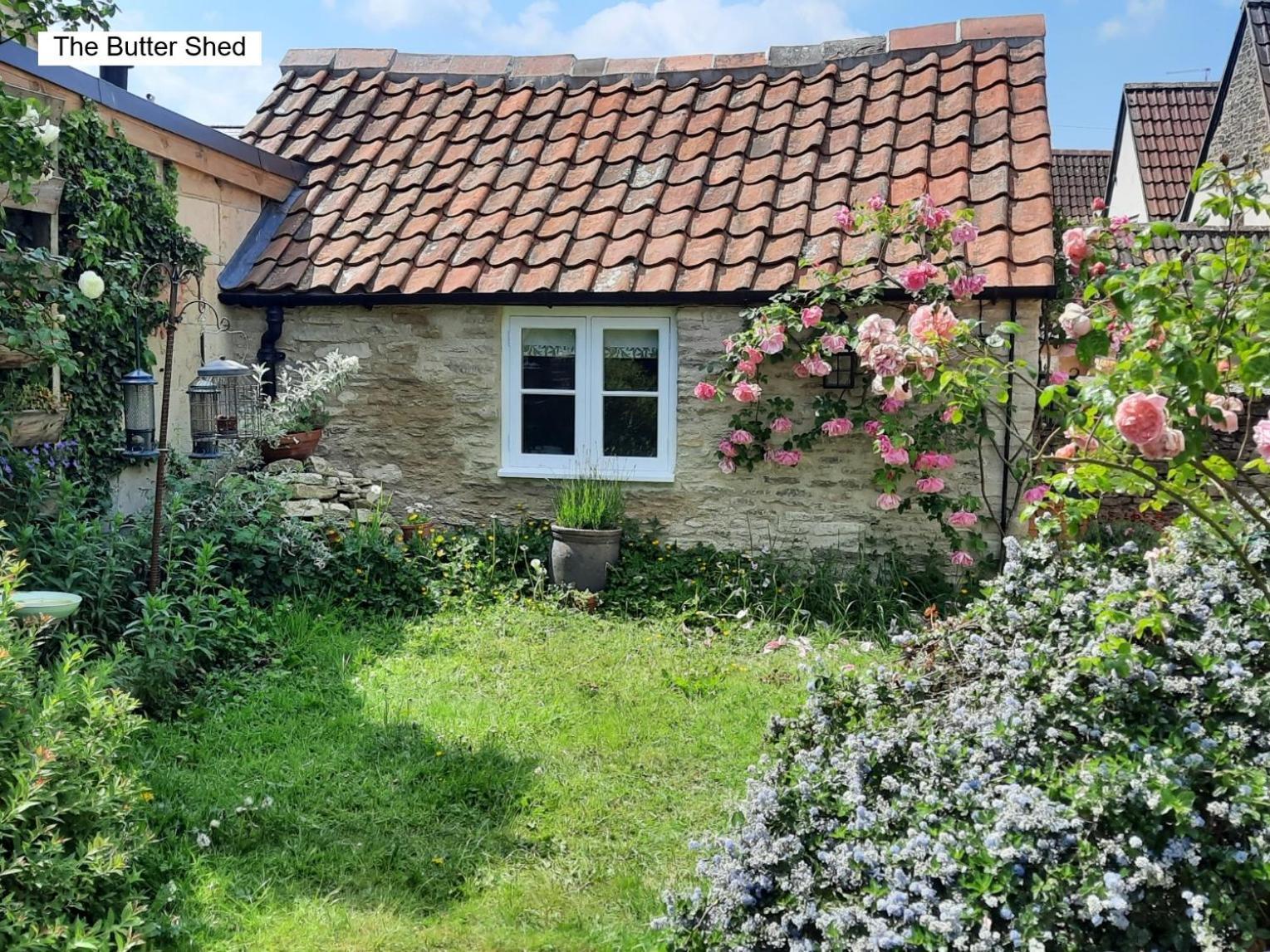 Cotswold Cottage Bed & Breakfast Luckington Exterior photo